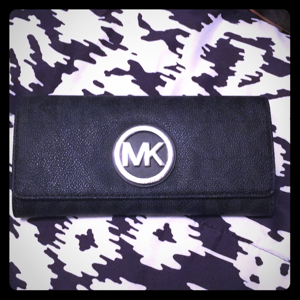 Michael kors wallet